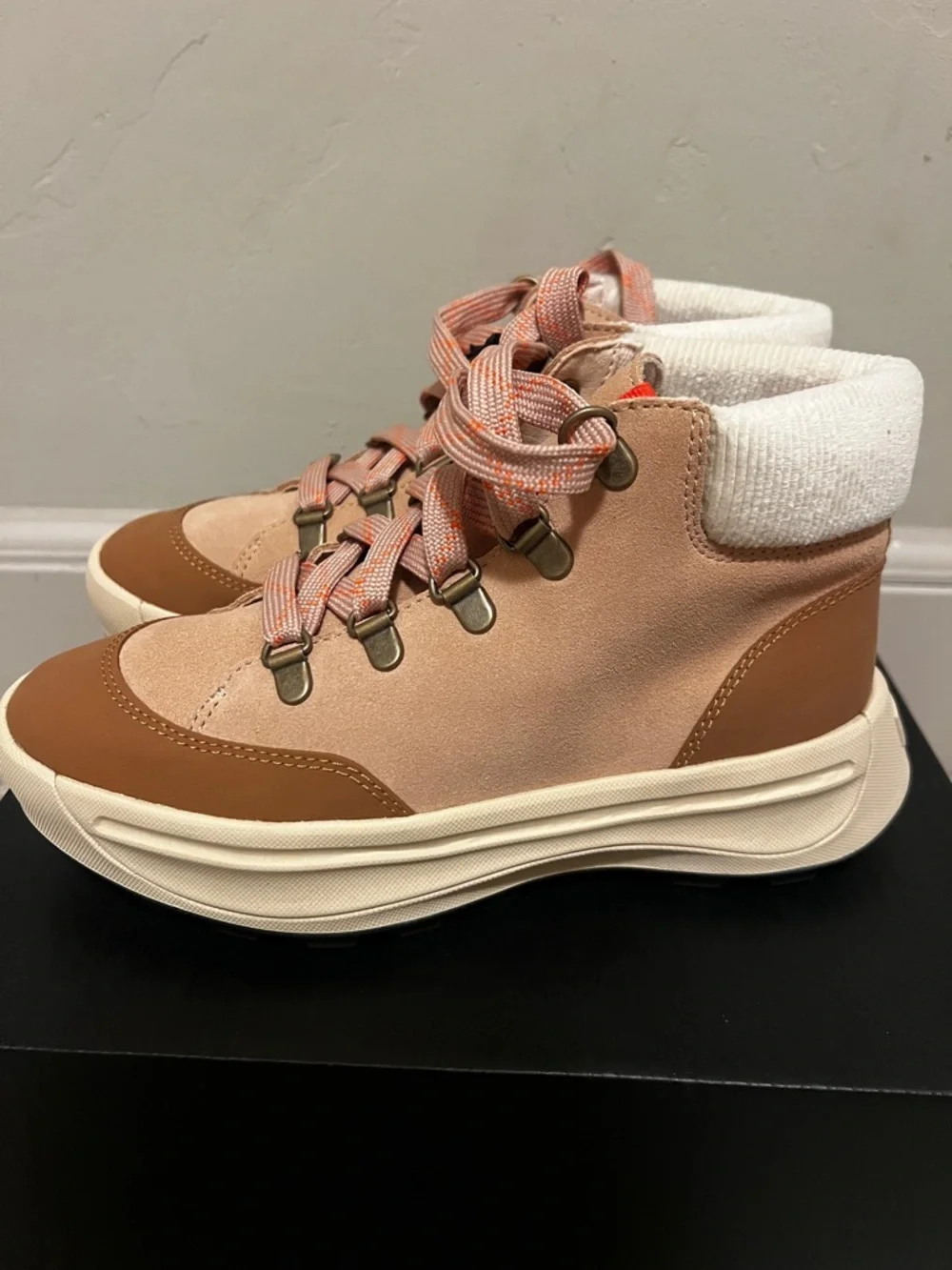 Sorel ONA 503 Hiker Boot | Canoe | size 6.5